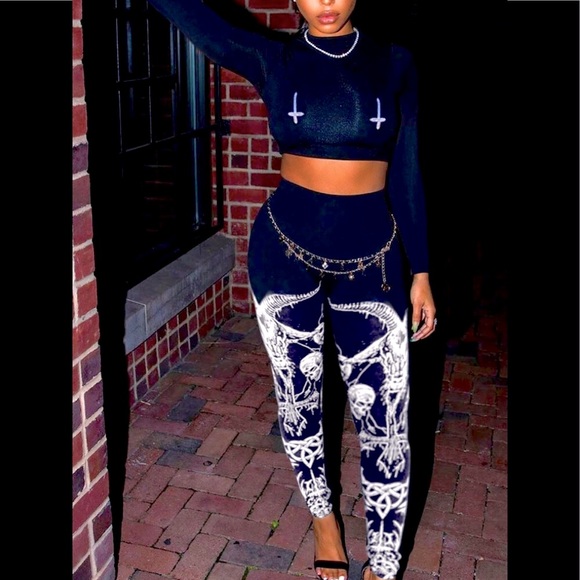 Horror W/ Upside Down Crosses On Crop Top & Sexy Horror Graphics On Leggings - Picture 1 of 6